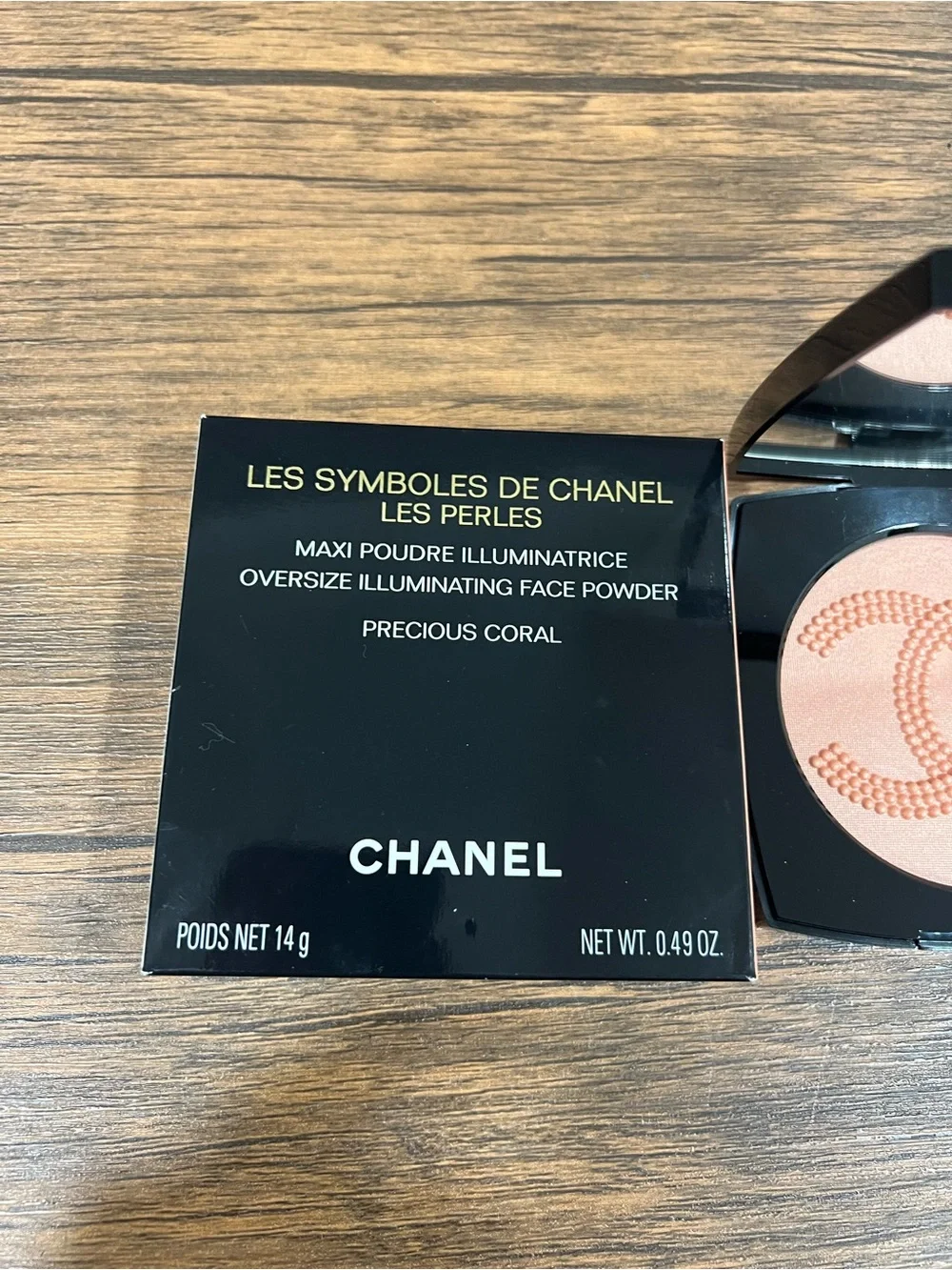 CHANEL Precious Coral Oversize Illuminating Face Powder - Peach Coral Glow